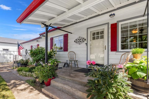 Photo of 2152 E State Street, Eagle, ID 83616 (MLS # 98987746)