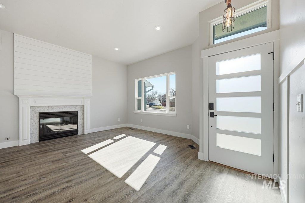 Photo of 9290 W Halstead Dr, Boise, ID 83704 (MLS # 98976047)