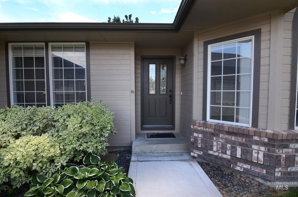 Photo of 7589 Edgebrook Dr, Nampa, ID 83687 (MLS # 98992292)