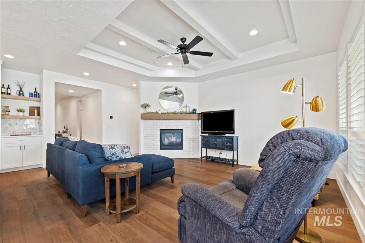 12255 S Red Shouldered Hawk