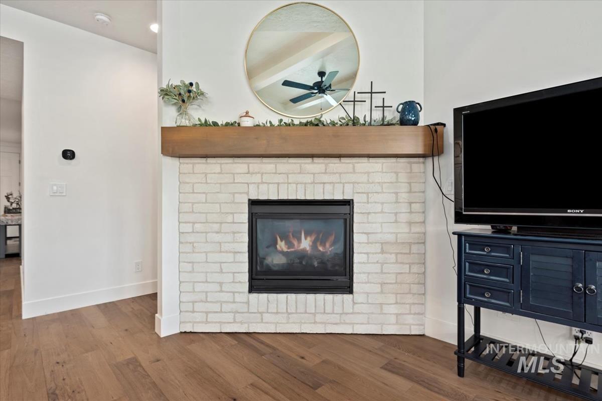 12255 S Red Shouldered Hawk