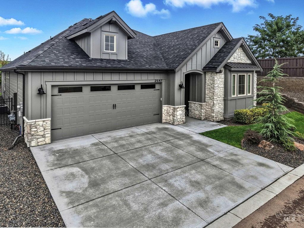 Photo of 2547 E Berghan Lane, Meridian, ID 83642 (MLS # 98963827)