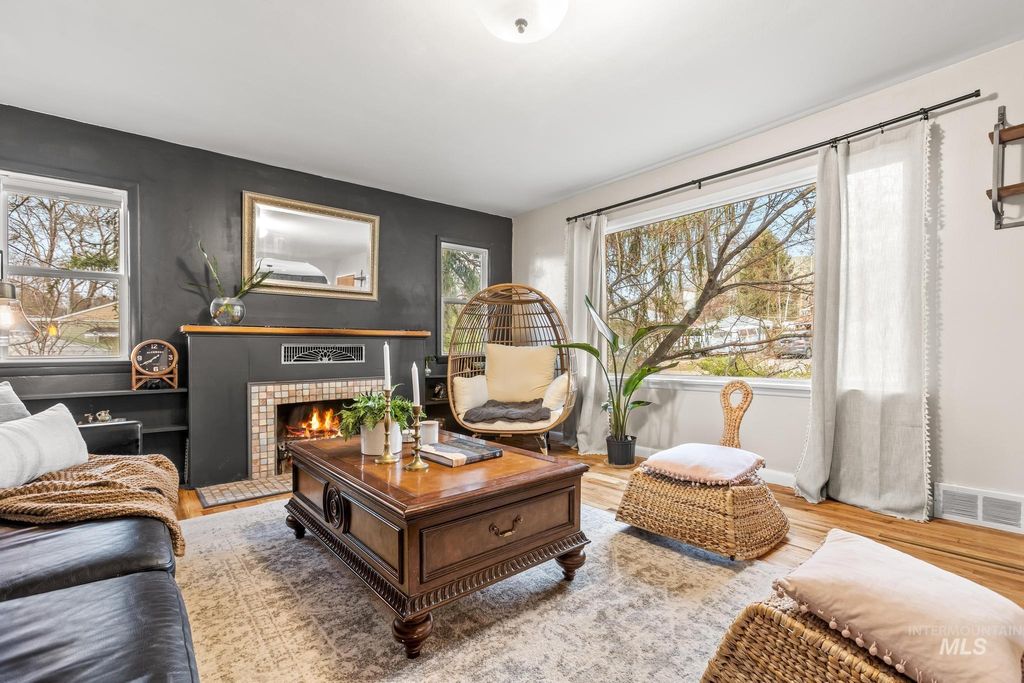 Photo of 3203 N Treasure Dr, Boise, ID 83703 (MLS # 98973052)