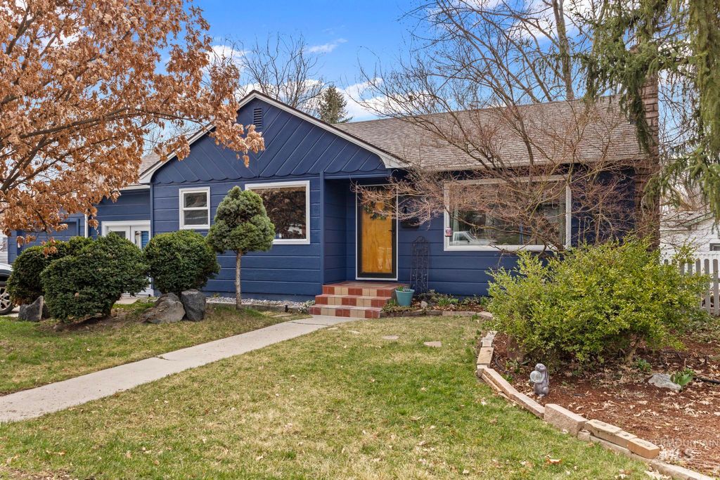 Photo of 3203 N Treasure Dr, Boise, ID 83703 (MLS # 98973052)