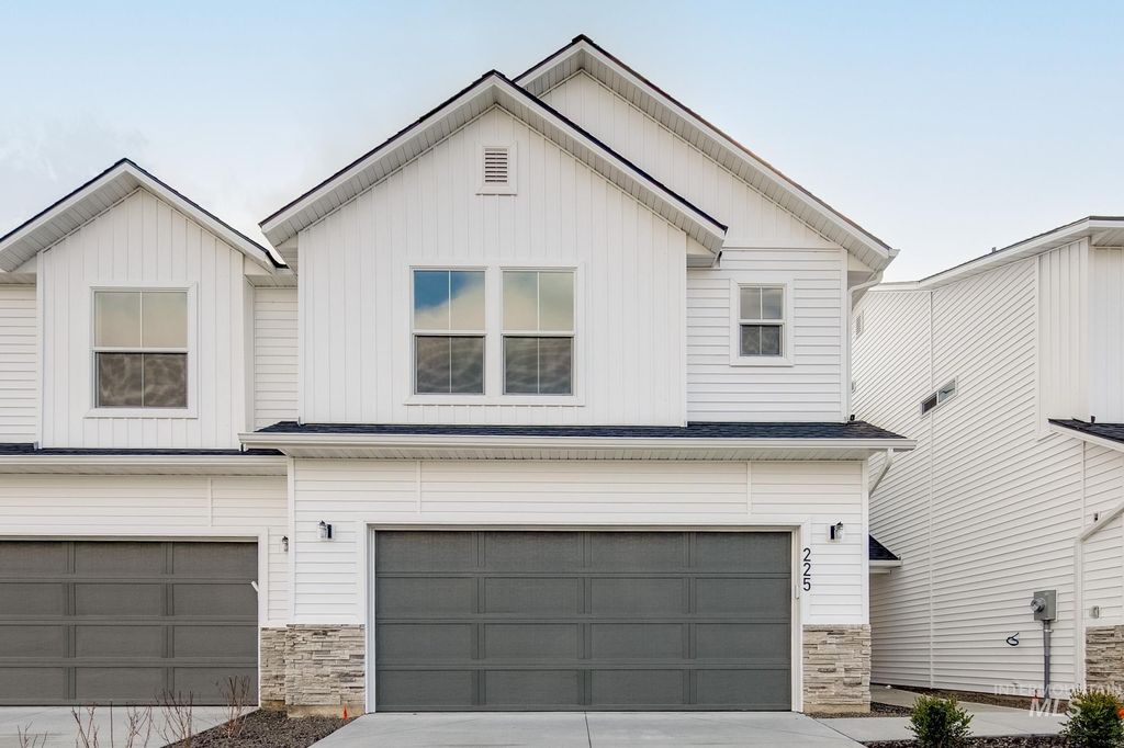 Photo of 225 Moose St, Horseshoe Bend, ID 83629 (MLS # 98968339)