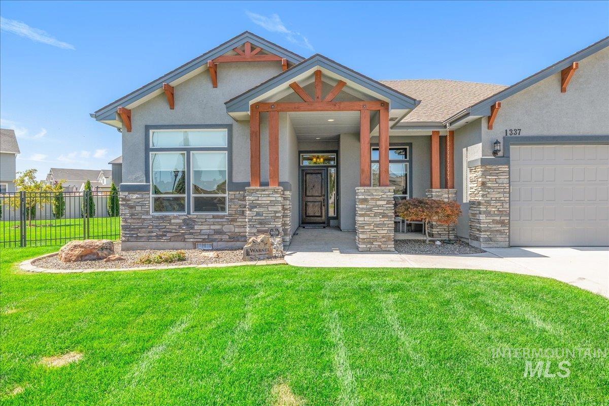 1337 N Bowknot Lake Way