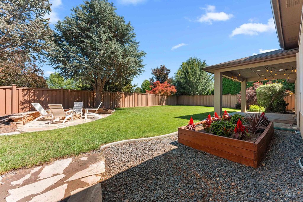 Photo of 268 S Streamleaf Ave, Star, ID 83669 (MLS # 98963511)