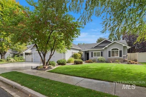 Photo of 5488 N Mendelson Ave, Meridian, ID 83646 (MLS # 98963638)