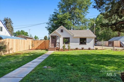 Photo of 312 Sherman AVE, Nampa, ID 83651 (MLS # 98986139)