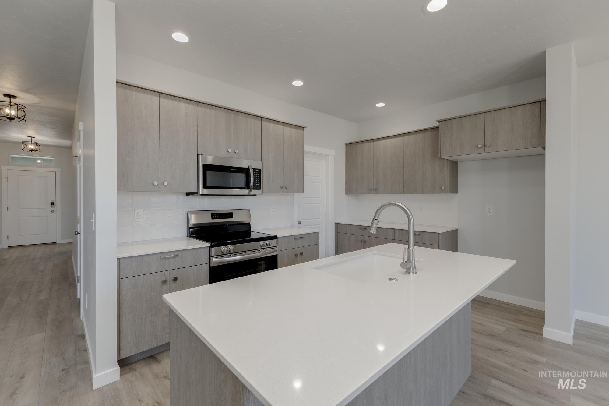 1086 Woods Bog Ct