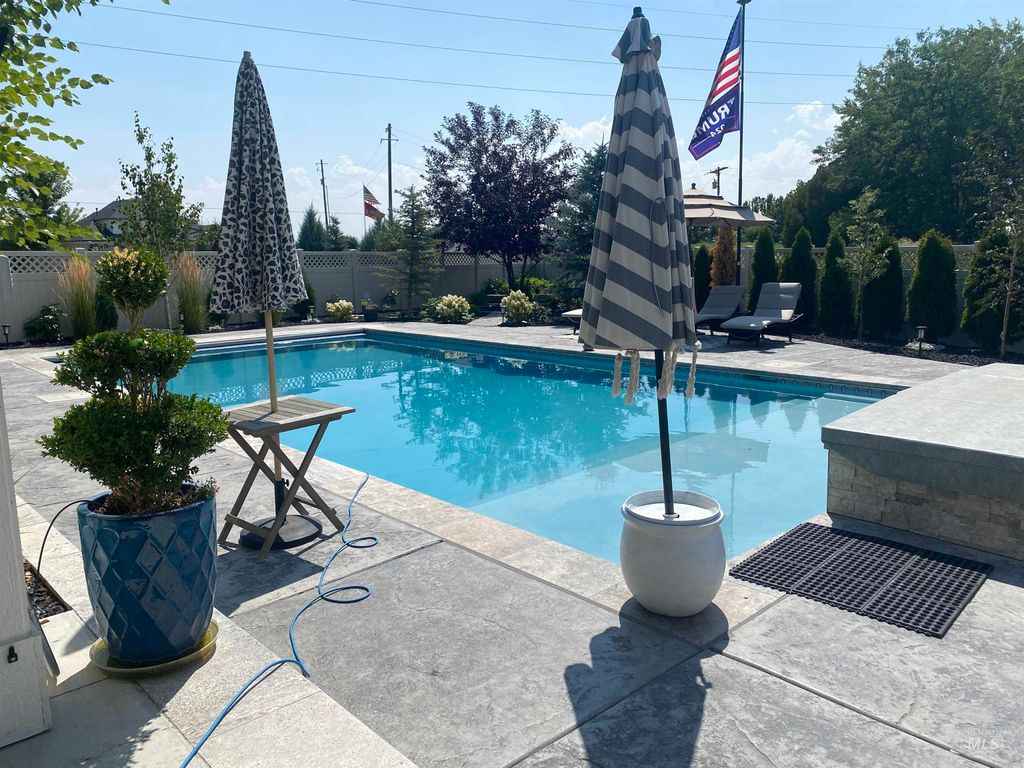 Photo of 4881 N Bolsena Ave, Meridian, ID 83646 (MLS # 98969324)