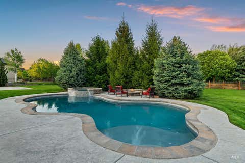Photo of 1102 N Lionbridge Ave, Eagle, ID 83616 (MLS # 98986899)