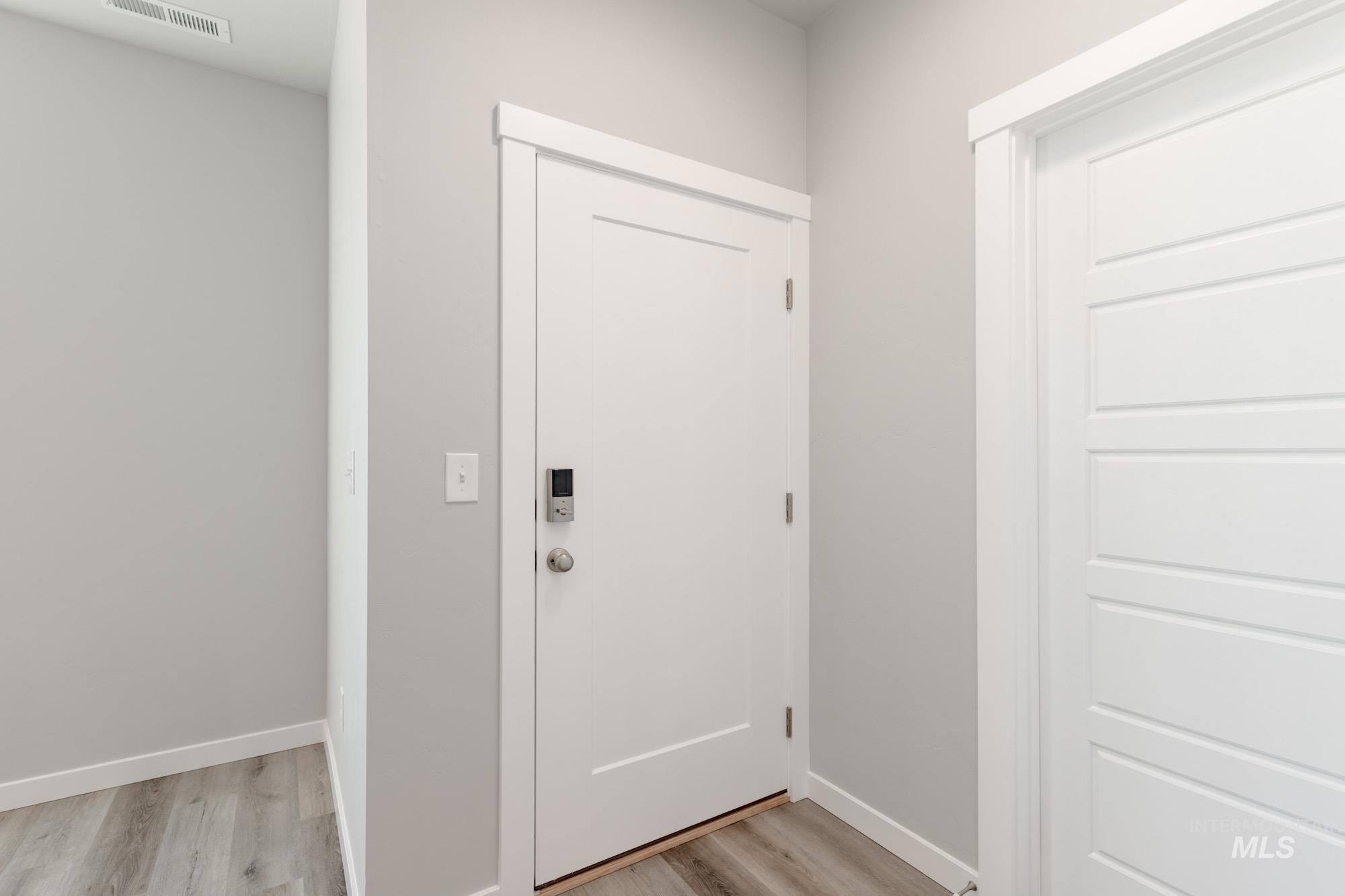 3005 E Mossy Creek Dr