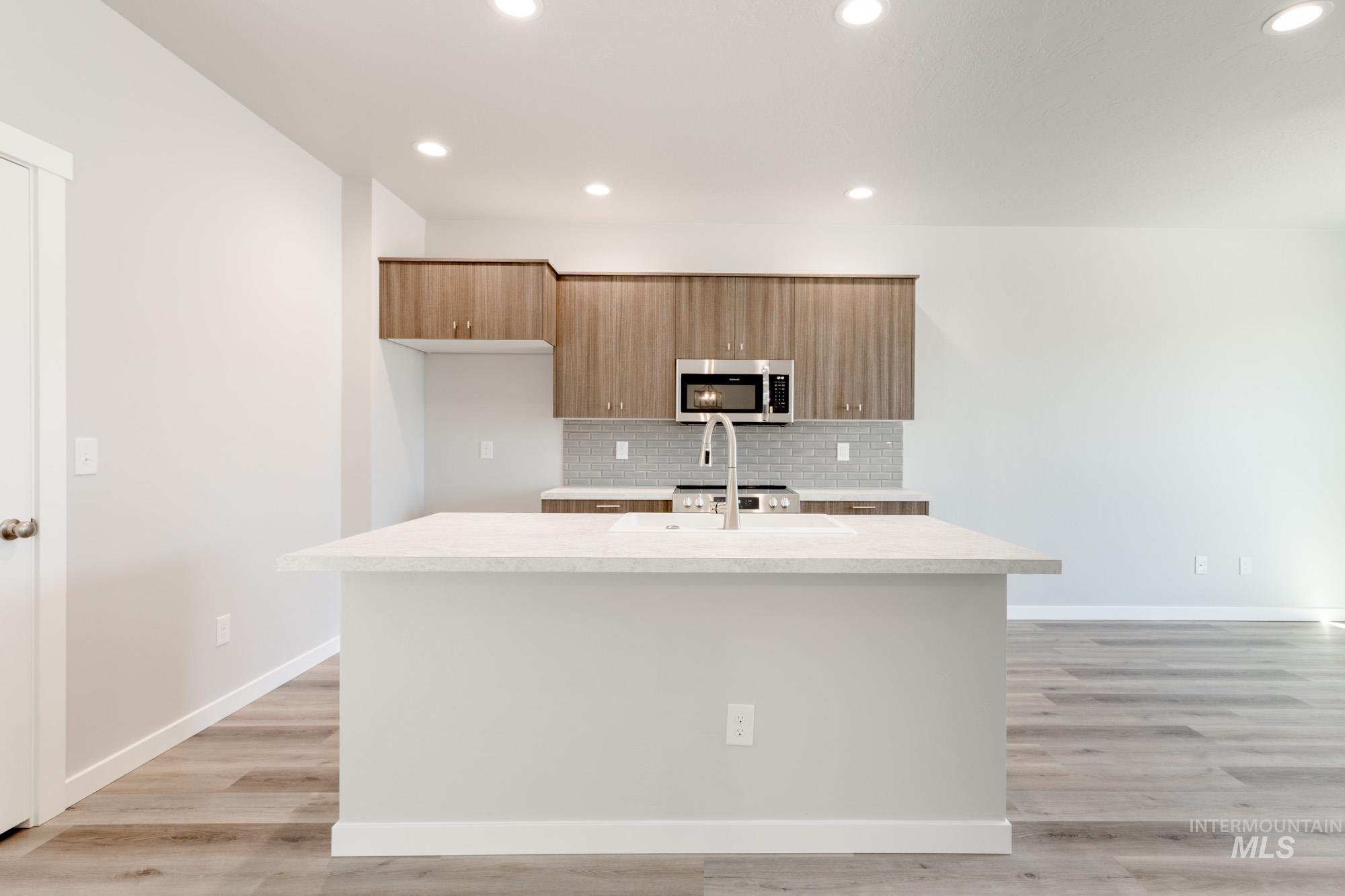 3005 E Mossy Creek Dr