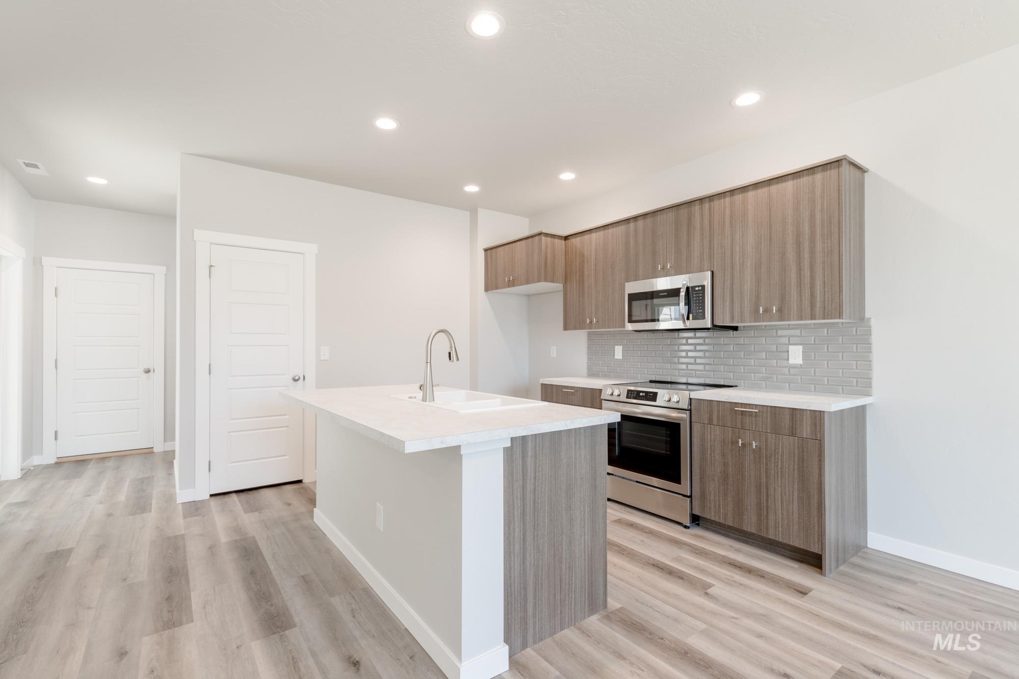 3005 E Mossy Creek Dr