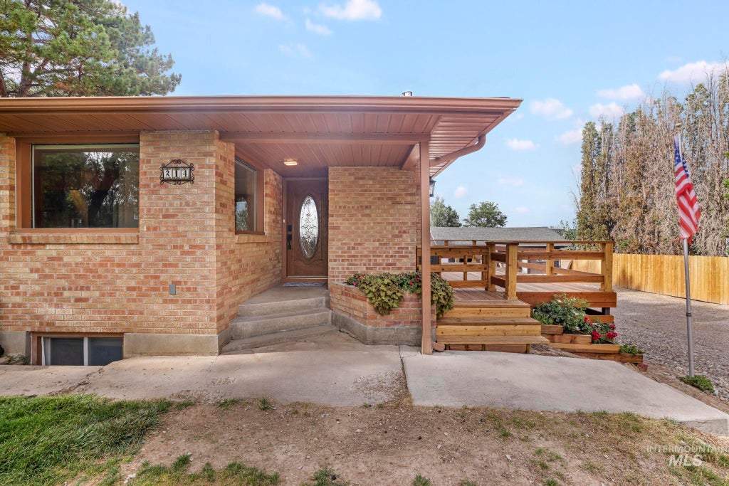 Photo of 214 E 16th Avenue, Jerome, ID 83338 (MLS # 98997852)