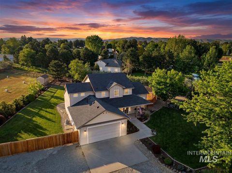 Photo of 2220 Ua Ave, Emmett, ID 83617 (MLS # 98985111)