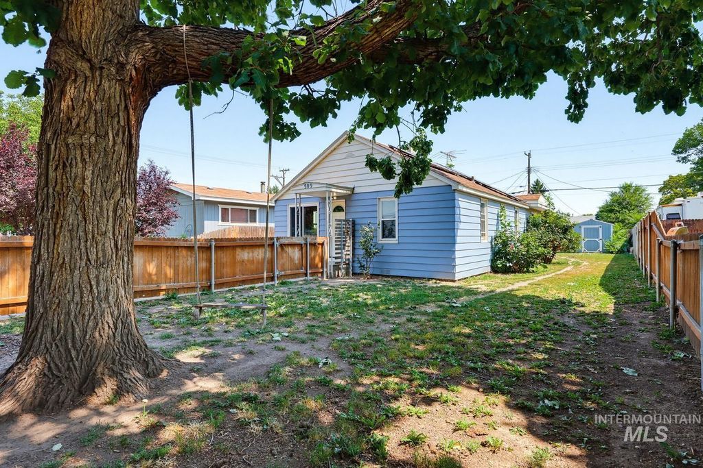 Photo of 509 E Elgin Street, Caldwell, ID 83605 (MLS # 98995099)