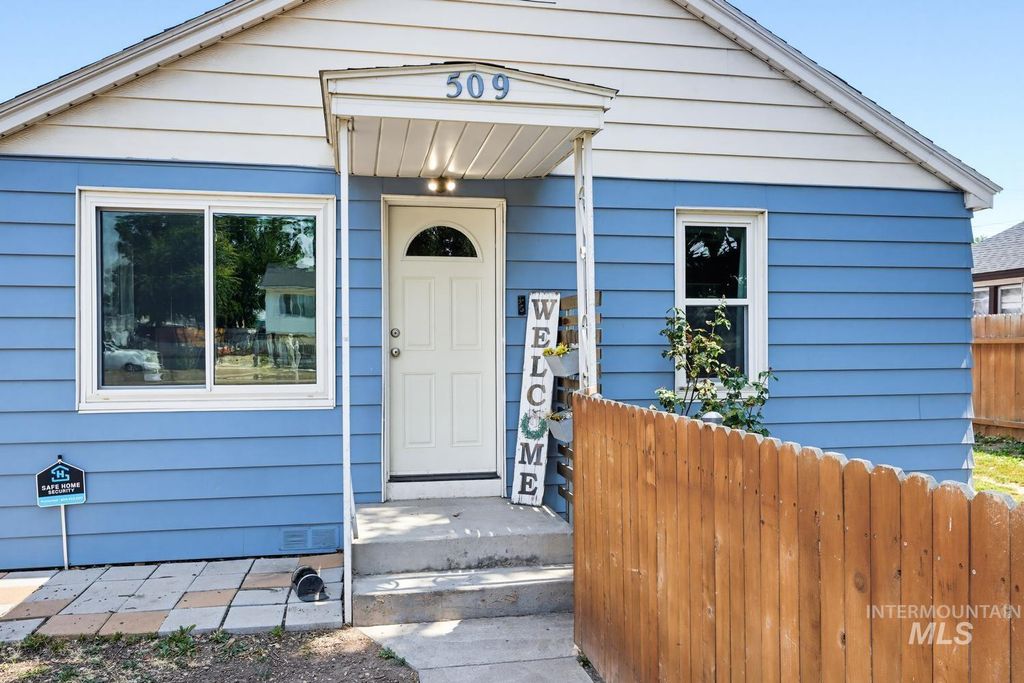 Photo of 509 E Elgin Street, Caldwell, ID 83605 (MLS # 98995099)