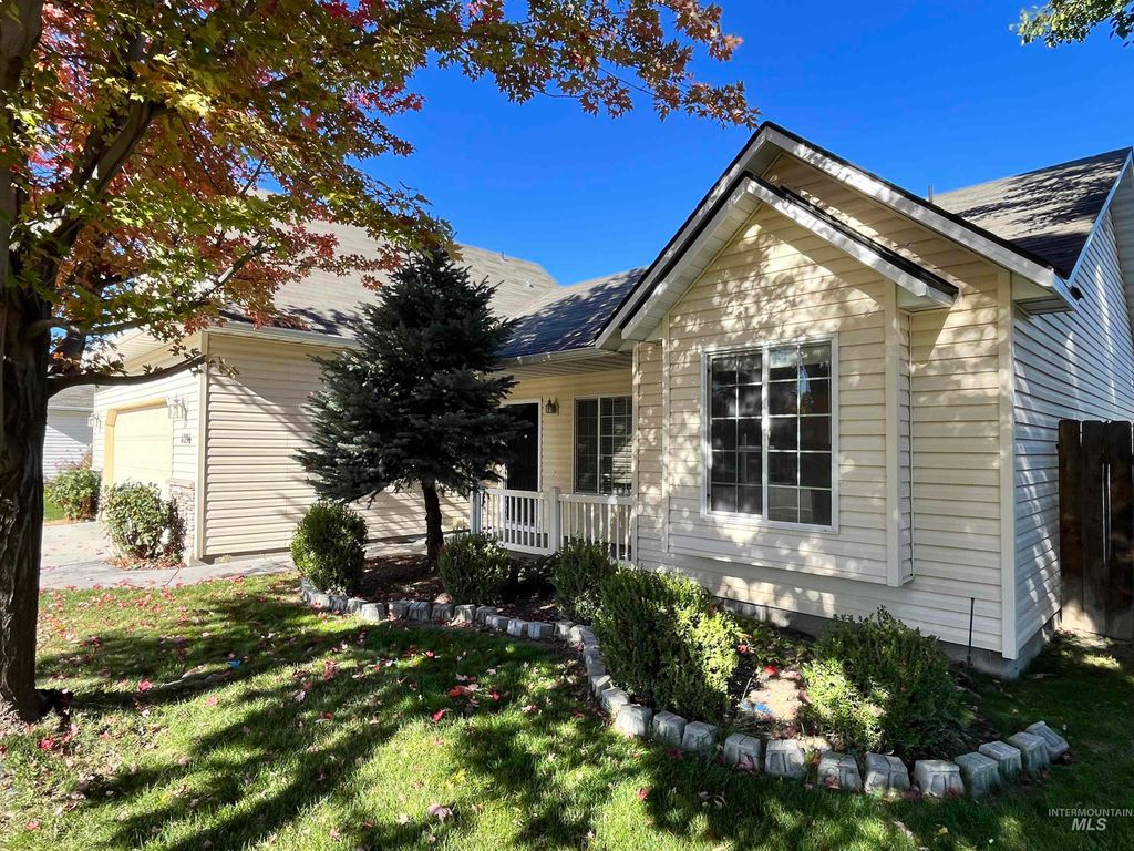 Photo of 11296 Tamsworth Dr, Caldwell, ID 83605 (MLS # 98965788)