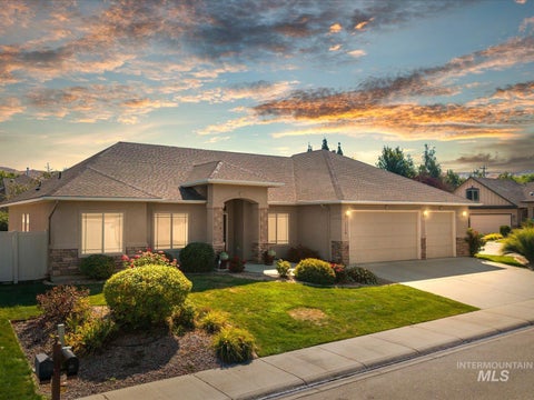 Photo of 1118 Regency Way, Emmett, ID 83617 (MLS # 98998769)