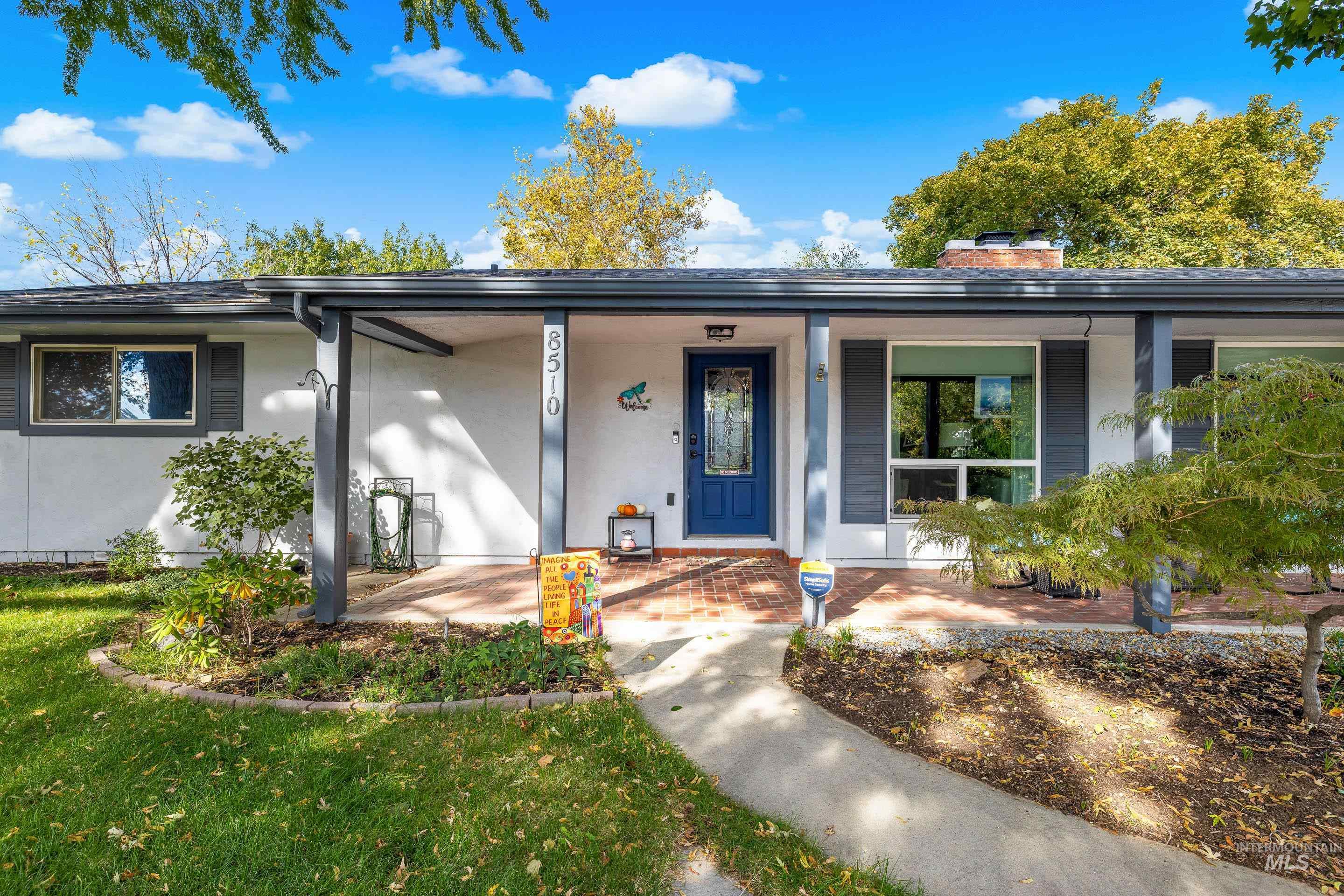 8510 W Crestwood Dr