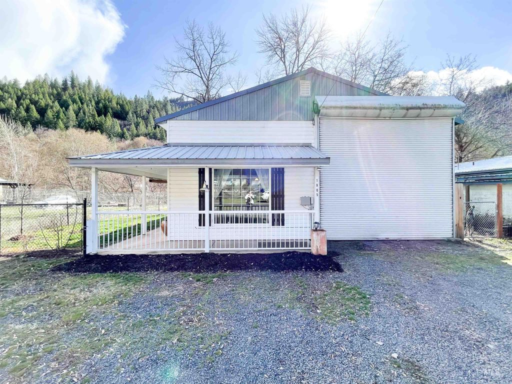 Photo of 1805 Michigan Ave, Orofino, ID 83544 (MLS # 98977420)