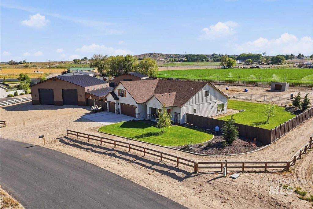 Photo of 25810 Chandler Dr, Wilder, ID 83676 (MLS # 98984644)