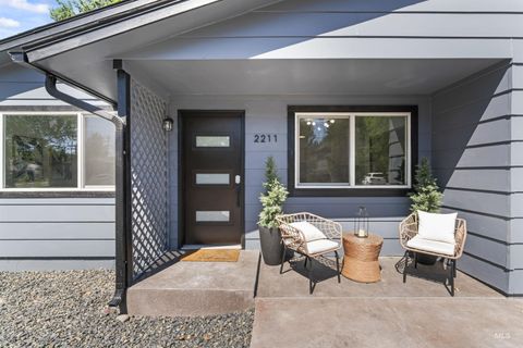 Photo of 2211 N 34th St, Boise, ID 83703 (MLS # 98972842)