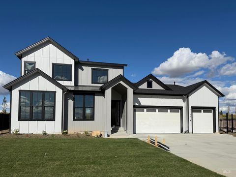 Photo of 7714 W Flathead Lake St, Eagle, ID 83616 (MLS # 98951980)