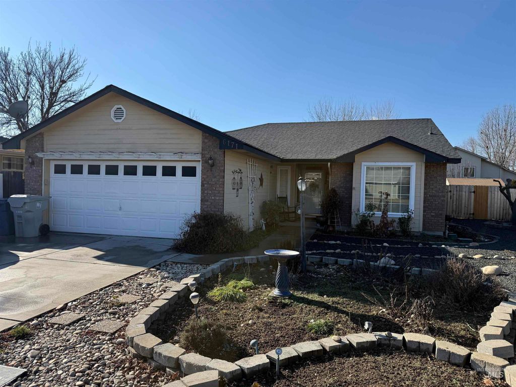 Photo of 6171 N Willowdale Pl, Garden City, ID 83714 (MLS # 98973024)