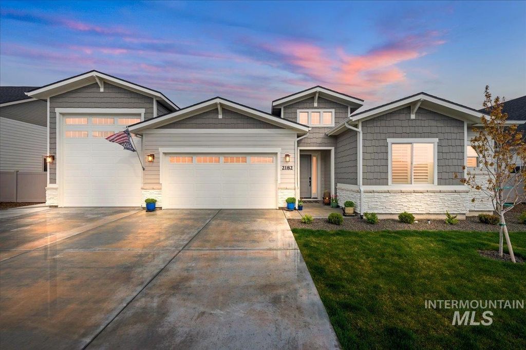Photo of 2182 N Kenora Ave, Star, ID 83669 (MLS # 98982135)