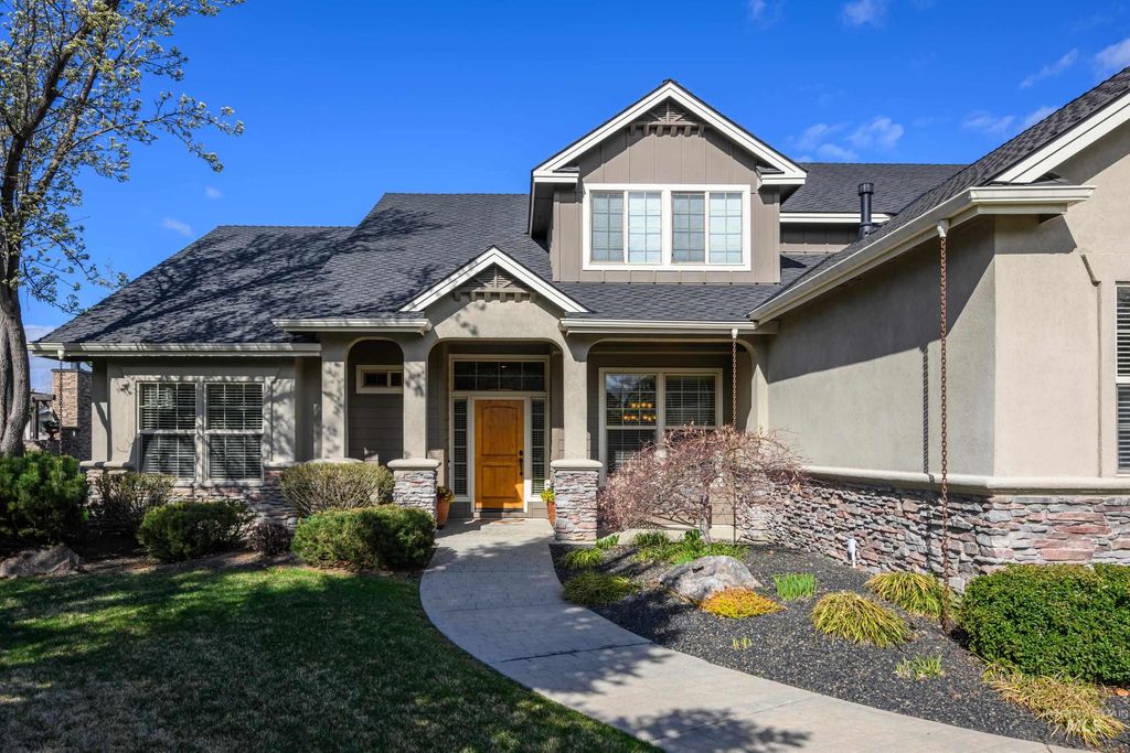 Photo of 647 W Water Grove Drive, Eagle, ID 83616 (MLS # 98972419)