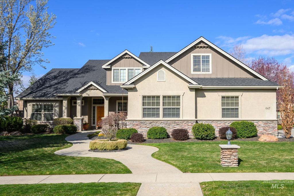 Photo of 647 W Water Grove Drive, Eagle, ID 83616 (MLS # 98972419)