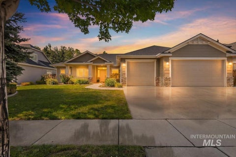 Photo of 878 E Kaibab Trail Dr, Meridian, ID 83646 (MLS # 98990365)