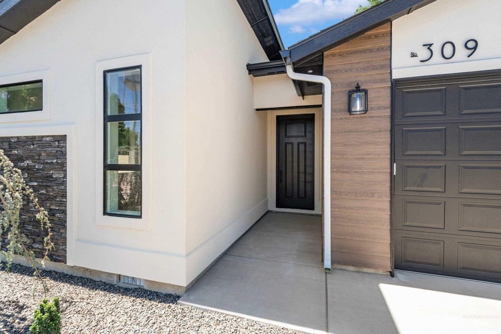 Photo of 309 5th Street, Wilder, ID 83676 (MLS # 98992225)
