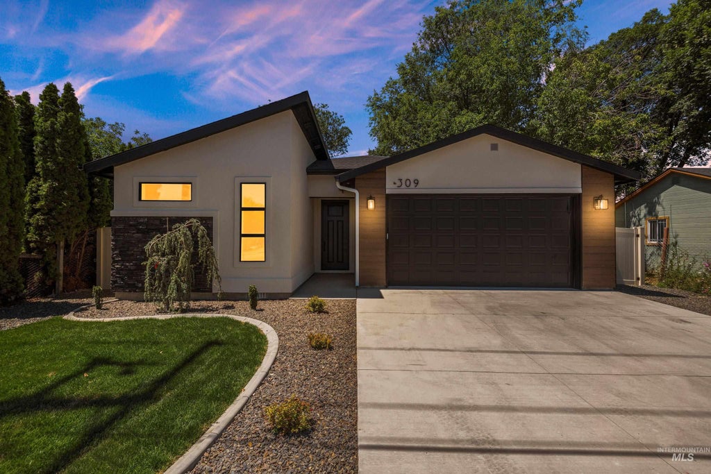 Photo of 309 5th Street, Wilder, ID 83676 (MLS # 98992225)
