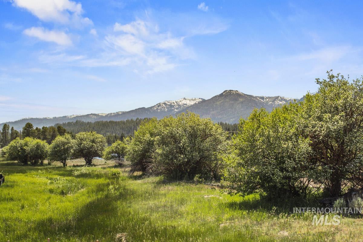 L6 B1 Lazy River Street