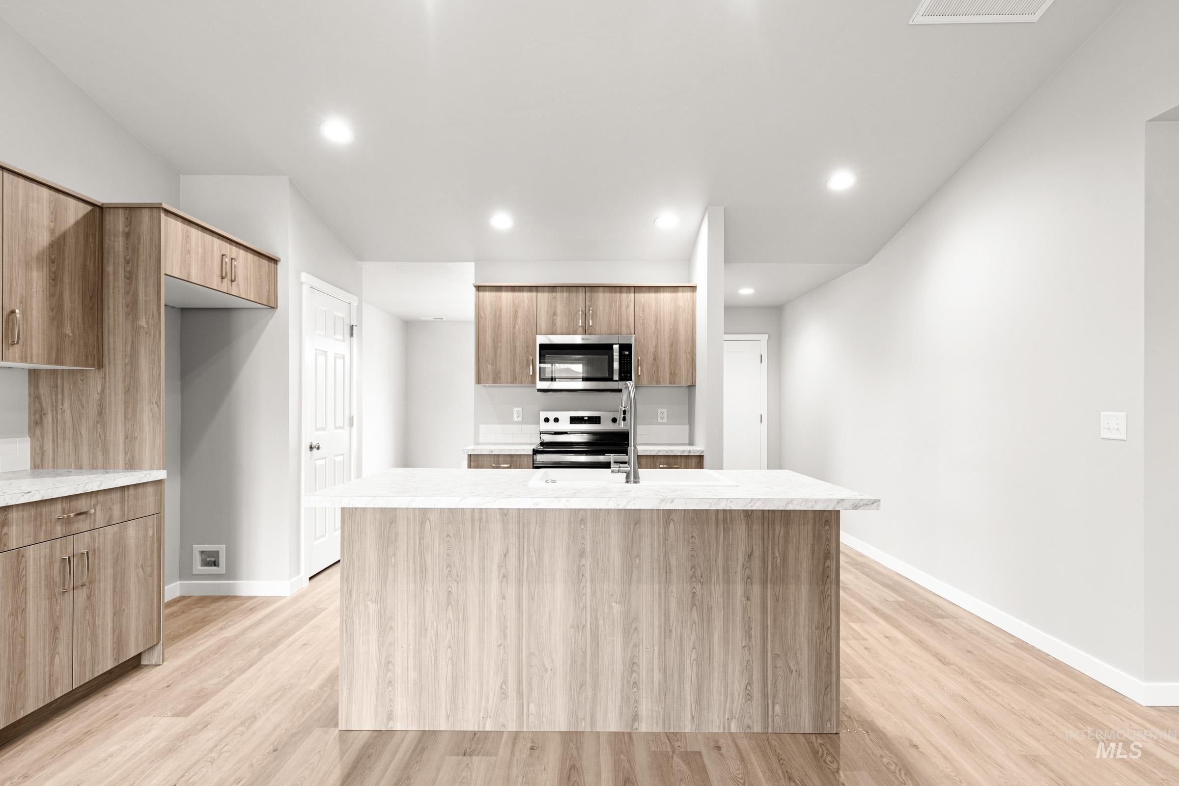 4450 S Amsterdam Ave