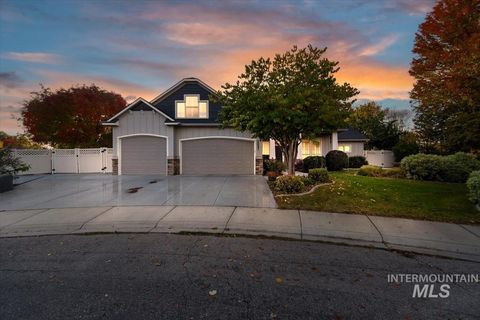 Photo of 2697 W Los Flores Ct, Meridian, ID 83646 (MLS # 98964969)