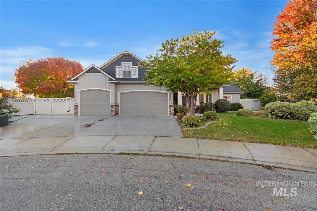 2697 W Los Flores Ct