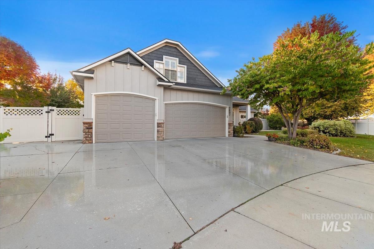 2697 W Los Flores Ct
