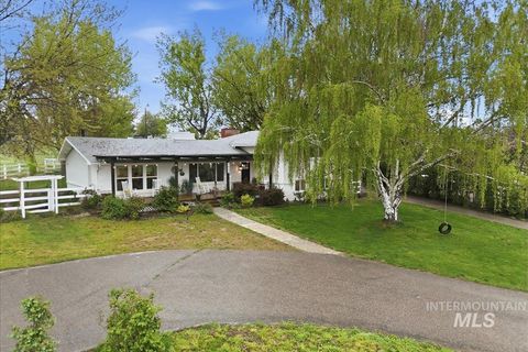 Photo of 5625 Sunset Rd, Fruitland, ID 83619 (MLS # 98981919)