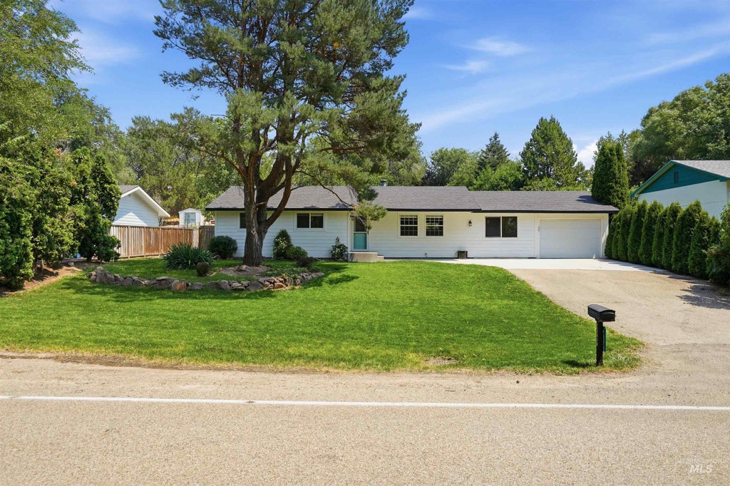 Photo of 23650 Freezeout Rd, Caldwell, ID 83607 (MLS # 98994748)