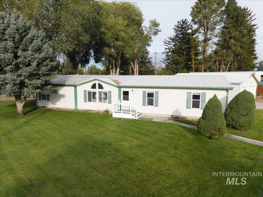 670 E GARFIELD AVE, GLENNS FERRY, ID 83623 - Image e66dca2791e4caaacf6628d16a69e73b/2130790636