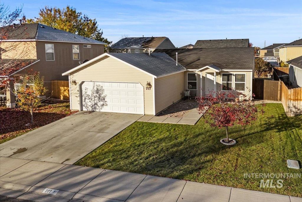 Photo of 777 S Jarbidge Ave, Middleton, ID 83644 (MLS # 98976510)