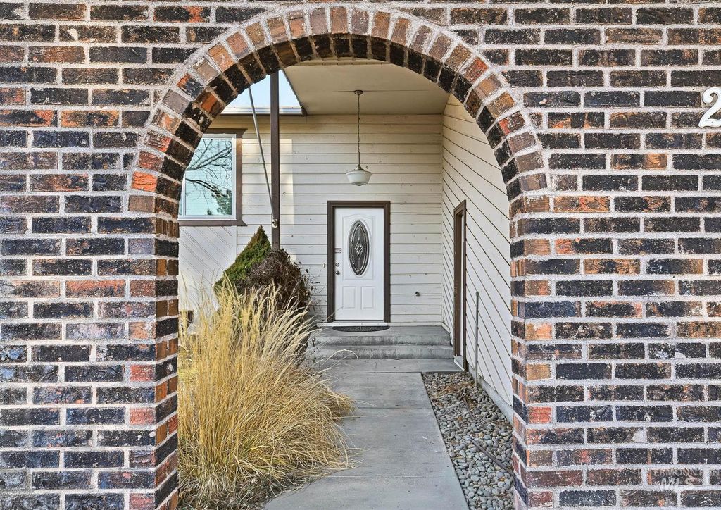 Photo of 278 E Ranch Drive, Eagle, ID 83616 (MLS # 98972939)