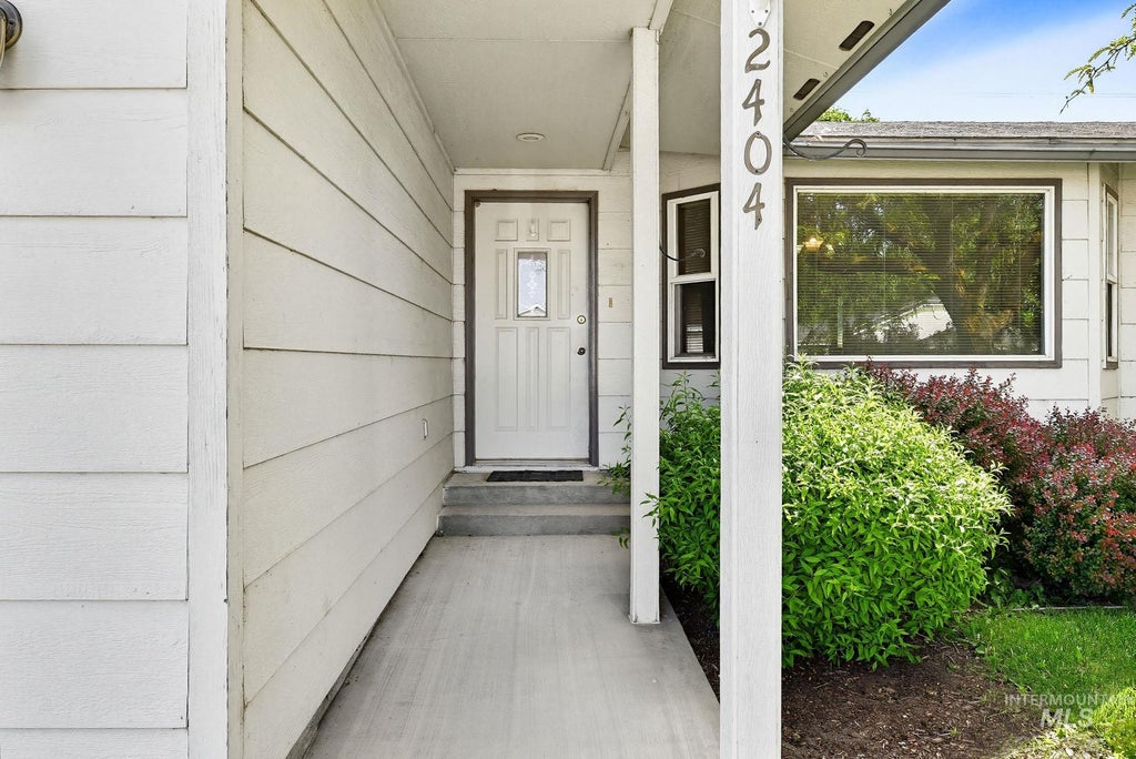 Photo of 2404 Golden Ave, Fruitland, ID 83619 (MLS # 98995151)