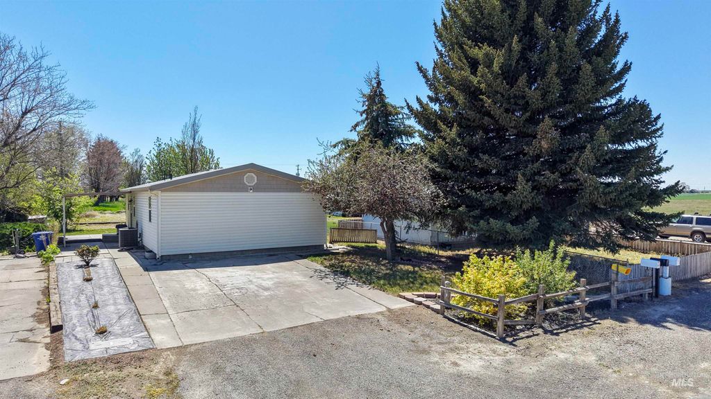 Photo of 145 4th St, Hazelton, ID 83335 (MLS # 98974892)