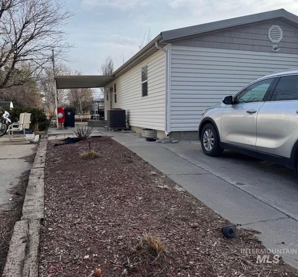 Photo of 145 4th St, Hazelton, ID 83335 (MLS # 98974892)